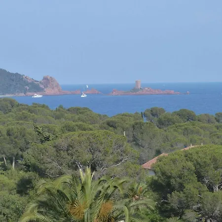 With One Bedroom In Saint-raphael, With Wonderful Sea View, Apartment Saint-Raphael (Var)